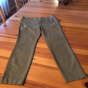 New York and Company Stretch Pull Up Capris Size L